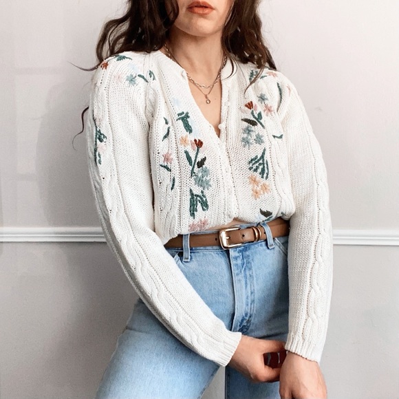 Vintage Sweaters - Vintage Floral Embroidered Knit Button Cardigan